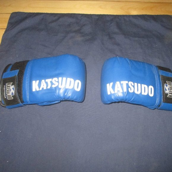 Katsu-Do Fight Gear Sparring Gloves (G007) (Kid Sized) - Picture 6 of 7